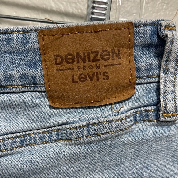 Denizen by Levi’s Light Wash Cuffed Jean Shorts Size 8/29 - Picture 4 of 5